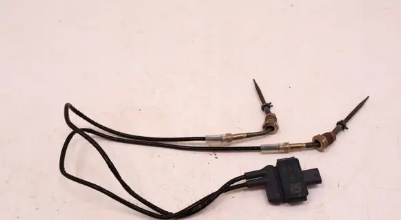 Mercedes-Benz 200 300 W123 Exhaust gas temperature sensor A0009058415