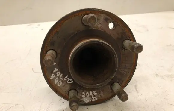Volvo V40 Rear wheel hub