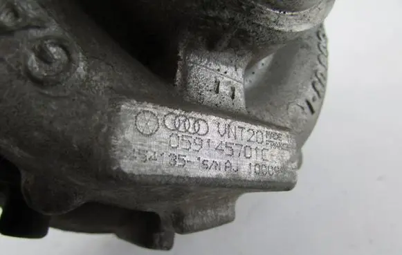Audi A8 S8 D2 4D Turbo 05914701C