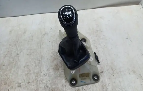 Mitsubishi Outlander Gear shifter/selector 070631