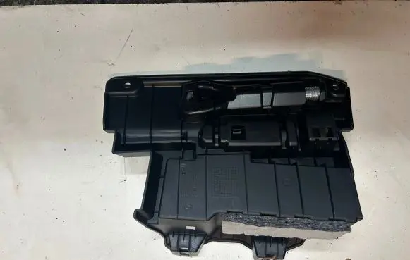 BMW 4 F36 Gran coupe Tool box 7309514 20024110 51477309514