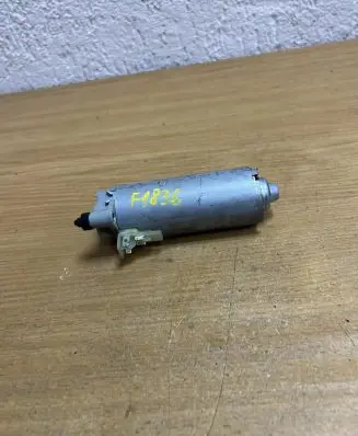 Mercedes-Benz ML W164 Seat adjustment motor 0130002625 F1836