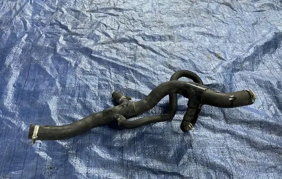 Volvo V50 Engine coolant pipe/hose 30723082