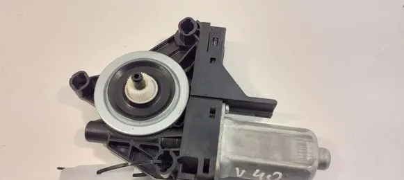 Volvo V40 Front door window regulator motor 966269 966269103