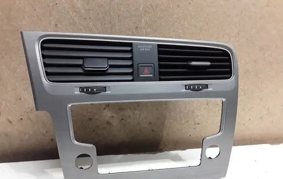 Volkswagen Golf VII Dash center air vent grill 5G1819728 5G1815736C 5G1815735C