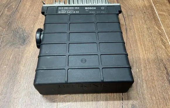 Mercedes-Benz E W124 Engine control unit/module 0280800284 0075451432