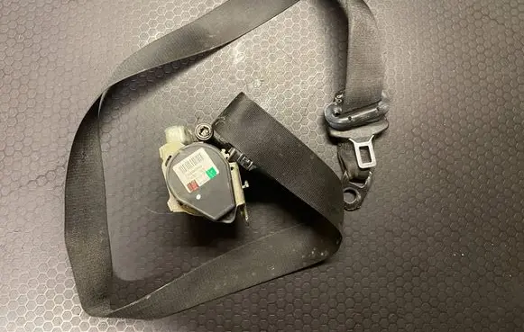 Mitsubishi Colt CZ3 Front seatbelt 606843800 005R000 410909