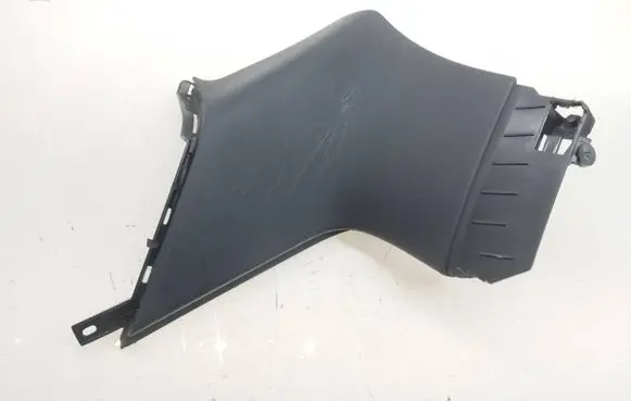 (D)pillar trim (top)