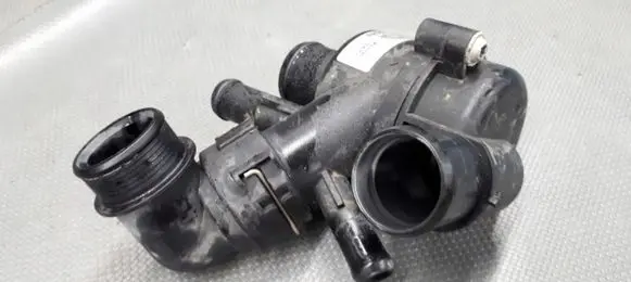 Land Rover Discovery 4 - LR4 Thermostat housing AH22-8575-AF