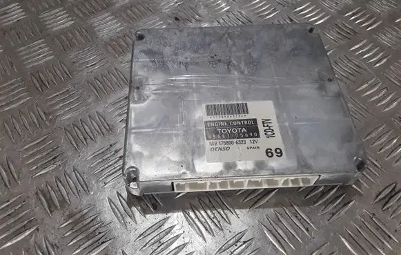Toyota Avensis T250 Engine control unit/module 8966105690