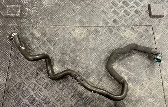 Land Rover Range Rover L405 Engine coolant pipe/hose FPLA8B573CB
