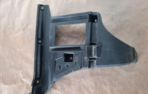 Volvo XC70 Rear bumper mounting bracket 8648149