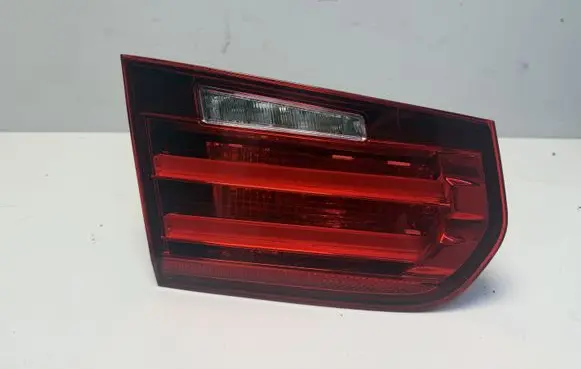 Tailgate rear/tail lights