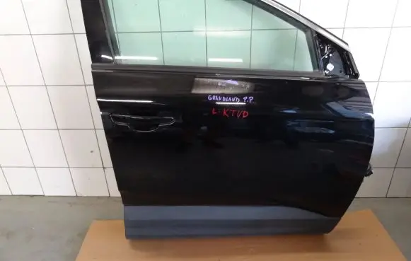 Opel Grandland X Front door