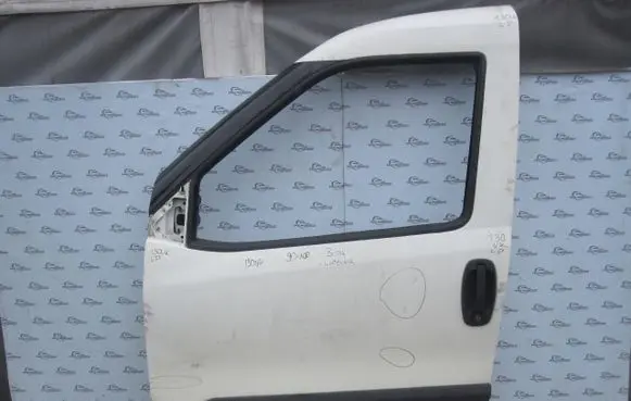 Opel Combo D Front door