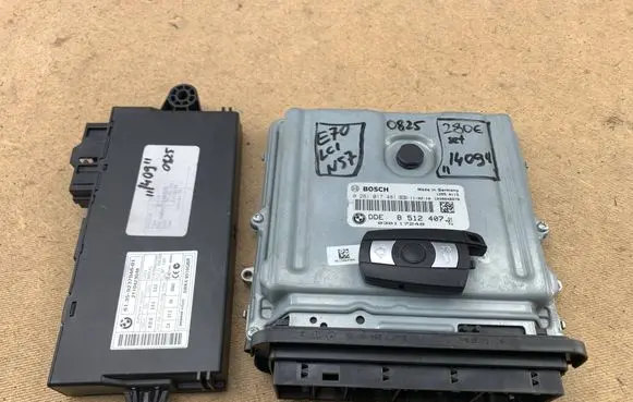 BMW X5 E70 Engine control unit/module 8512407 13618512407 61359237046