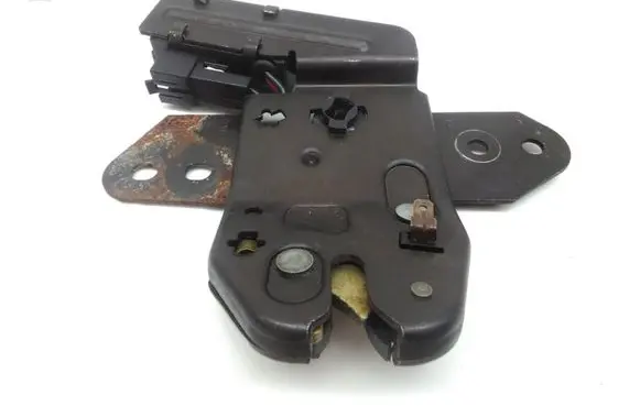 Chrysler Neon II Tailgate/trunk/boot lock/catch/latch 3379