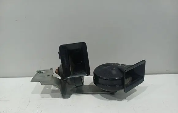 BMW 5 E60 E61 Horn signal 6935987 6935709