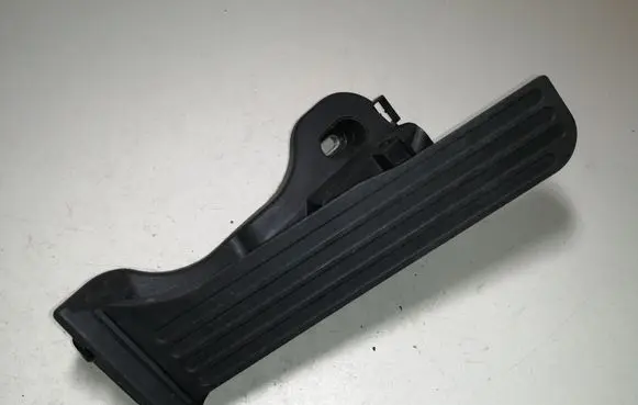 Volkswagen PASSAT B6 Accelerator throttle pedal 1K1721503L