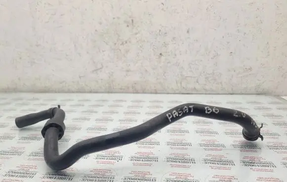 Volkswagen PASSAT B6 Engine coolant pipe/hose 1K0122109BB