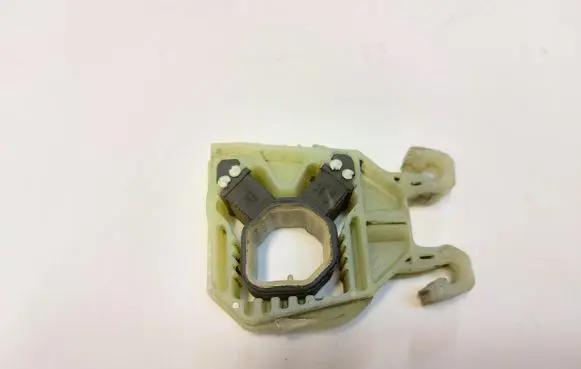 Audi RSQ3 Radiator mount bracket 5Q0121357JLK01