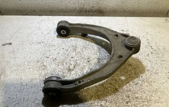Volkswagen Touareg I Front upper control arm/wishbone 