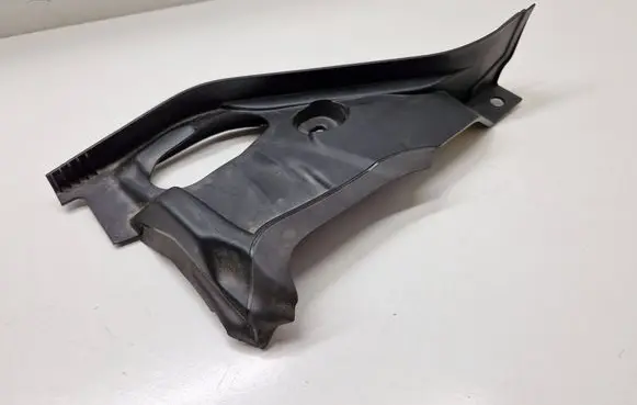 BMW 2 Active Tourer U06 Wiper trim 8737157