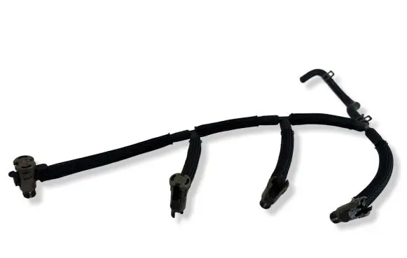 Audi A3 S3 8V Fuel injector supply line/pipe 