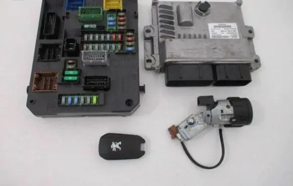 Peugeot 508 Engine ECU kit and lock set 9816860380