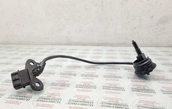 Volkswagen PASSAT B5 Reversing light switch sensor 012919823F