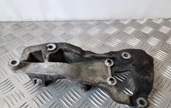 Mitsubishi ASX Engine mounting bracket