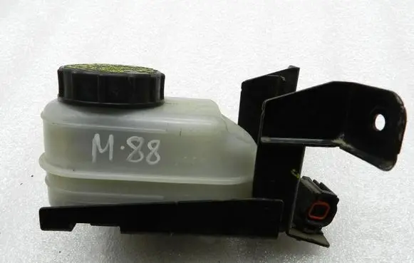 Mazda CX-7 Brake fluid reservoir L20643550E