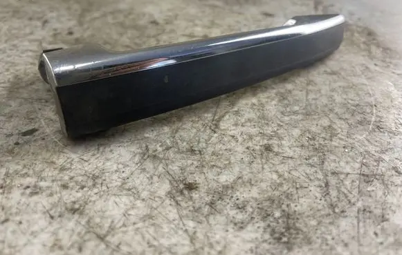 Mercedes-Benz C W202 Front door exterior handle