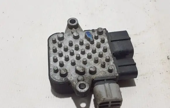 Coolant fan relay