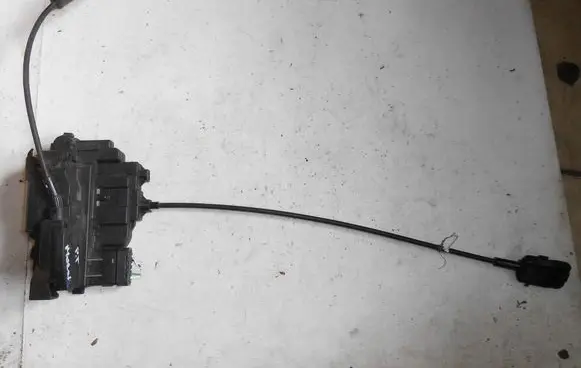 Renault Modus Rear door lock 288315E