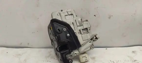 Audi A6 S6 C6 4F Rear door lock 8E0839015AA