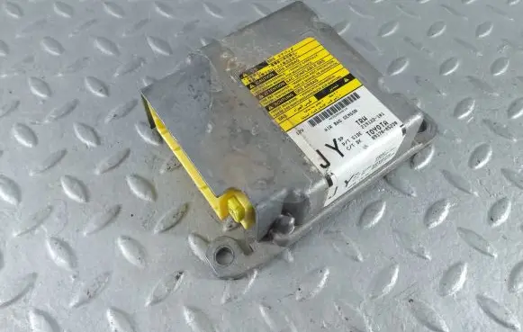 Toyota Avensis T270 Airbag control unit/module 8917005230 219122101