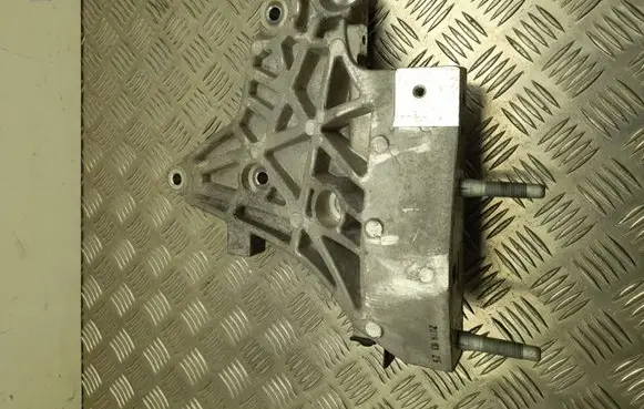 Hyundai Kona I EGR valve cooler bracket GKKPE0100026