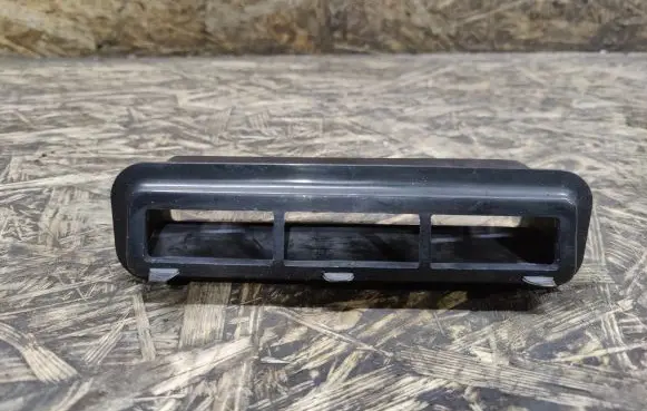 Mercedes-Benz SL R107 Quarter panel pressure vent 1078300142