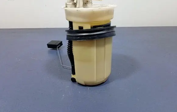 Mitsubishi Carisma In-tank fuel pump MR373874