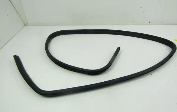 Ford Focus Front door rubber seal 