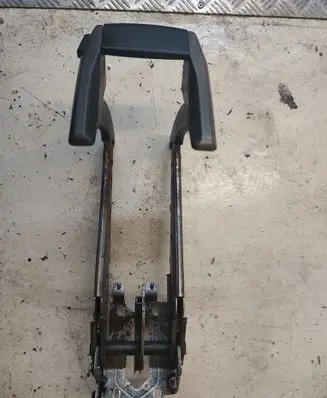 Opel Zafira B Hand brake release handle 13173080AR