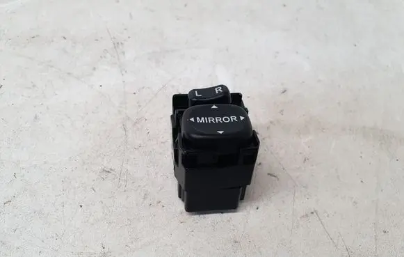 Toyota RAV 4 (XA40) Wing mirror switch 183574
