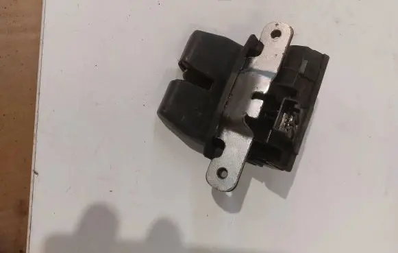 Ford Fiesta Tailgate/trunk/boot lock/catch/latch BA61A442A66BB