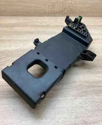 Opel Vectra C Fuse module 518777016 460023260