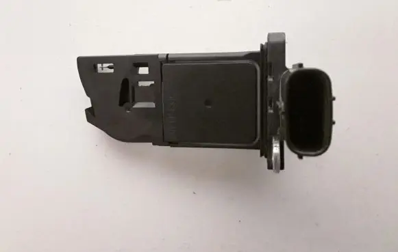 Toyota Avensis T270 Mass air flow meter 2220426010