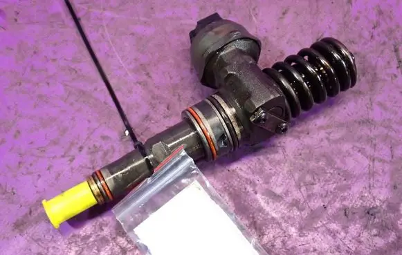 Audi A4 S4 B6 8E 8H Fuel injector