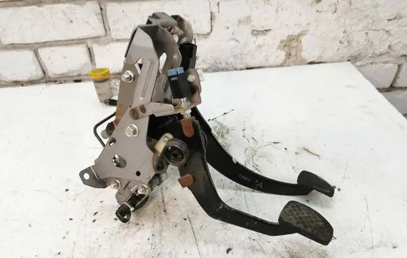 Clutch pedal