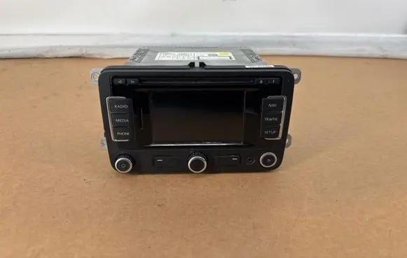 Volkswagen PASSAT CC Radio/CD/DVD/GPS head unit 7612032082 3C0035270B