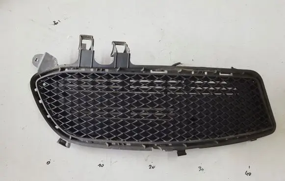 Mercedes-Benz A W176 Front bumper lower grill A1768851522